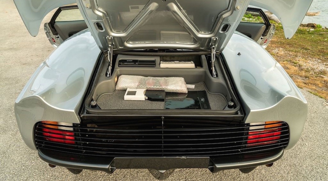 jaguar-xj220-1994-9
