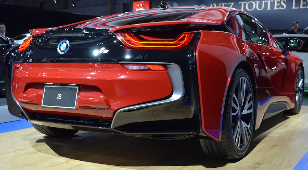 BMW i8 Red Protonic Edition 2017-11