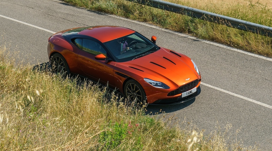 Aston_Martin-DB11-2017-1600-1c