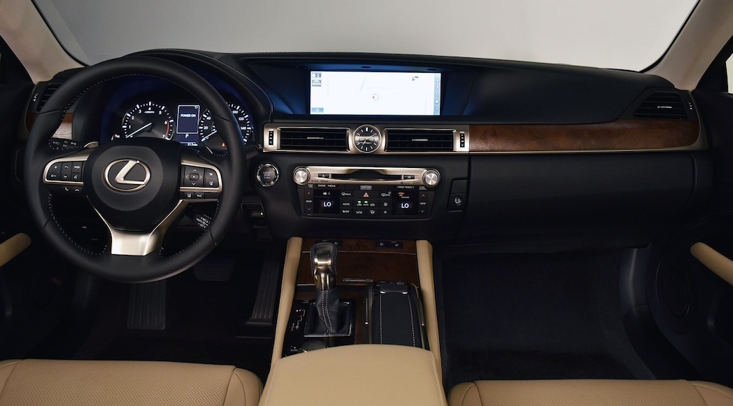 13-Lexus-GS_200t-2016-1600-0a