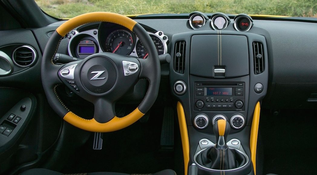 Nissan 370Z Coupe Heritage Edition 2018-14