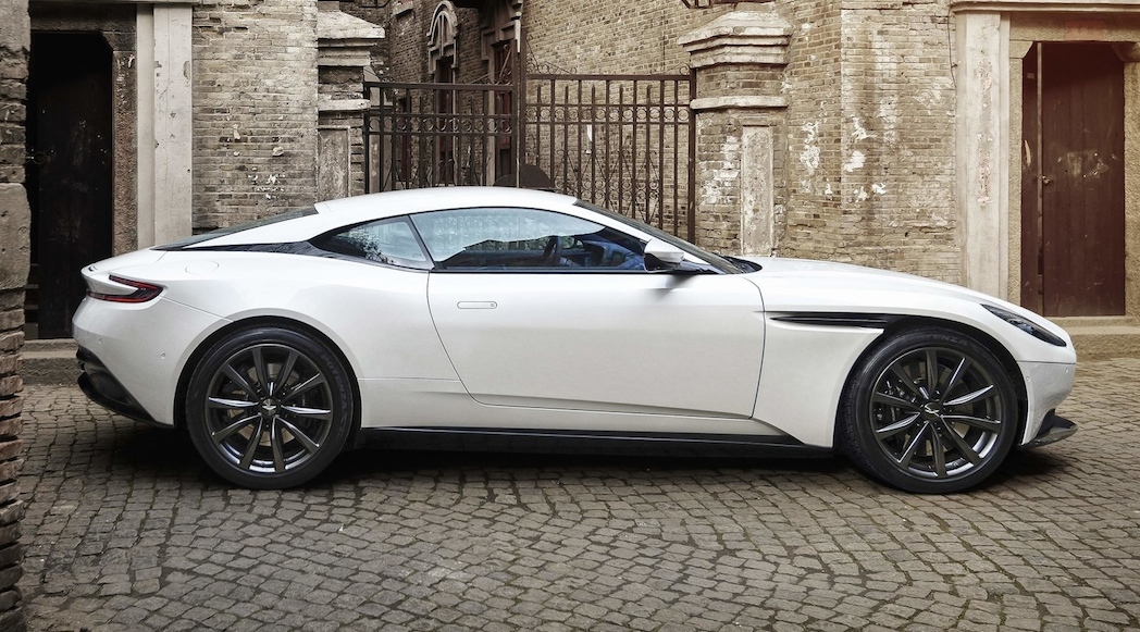 7-Aston_Martin-DB11_V8-2018-1600-03
