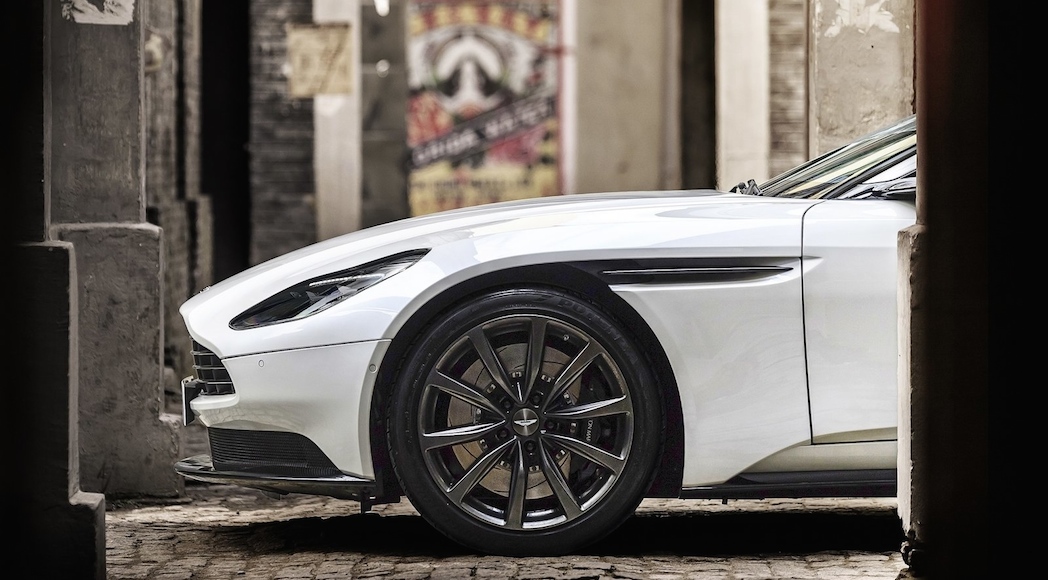 9-Aston_Martin-DB11_V8-2018-1600-0b