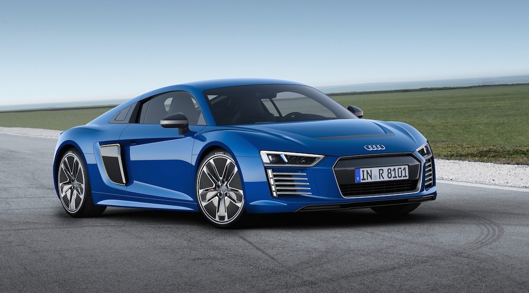 2-Audi-R8_e-tron-2016-1600-02