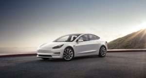 NOUVELLE AUTO: Tesla Model 3 2018 : on découvre tout