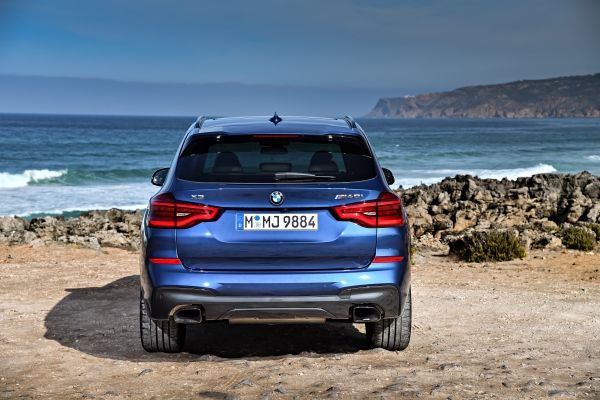 P90281722_lowRes_the-new-bmw-x3-m40i-