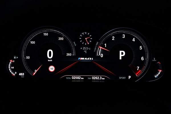 P90281796_lowRes_the-new-bmw-x3-m40i-