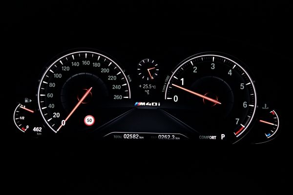 P90281798_lowRes_the-new-bmw-x3-m40i-