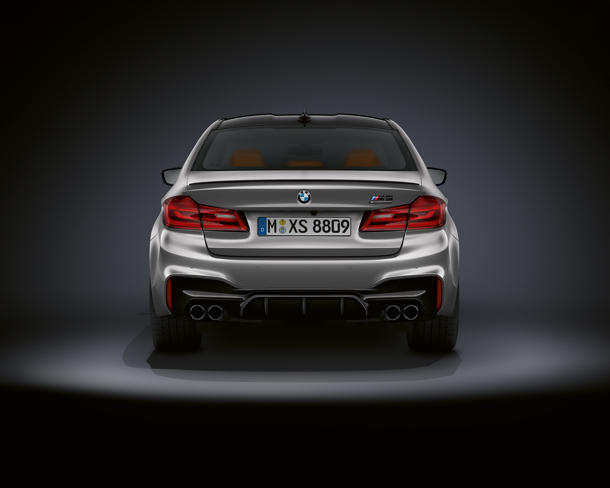 P90300376_highRes_the-new-bmw-m5-compeWM