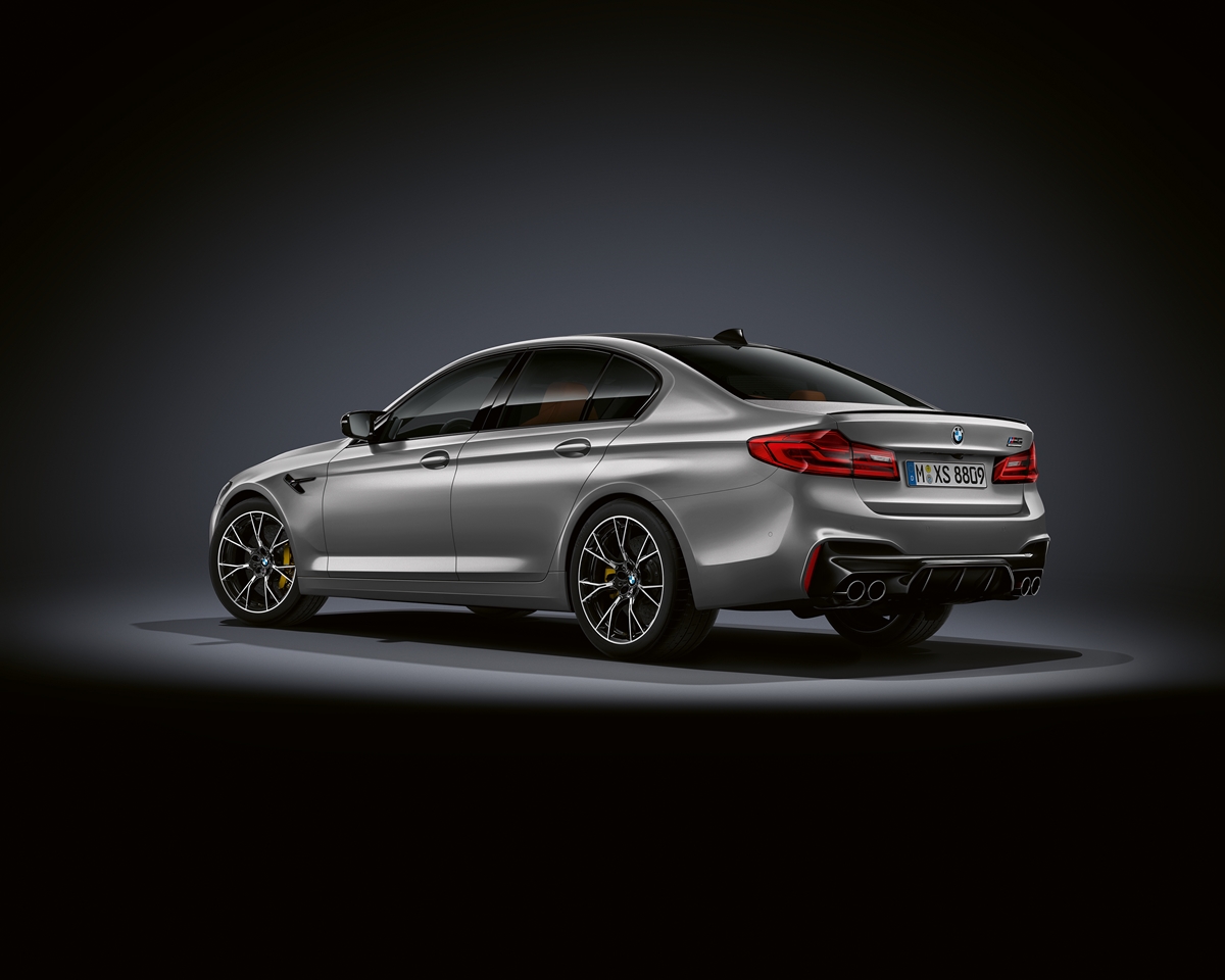 P90300388_highRes_the-new-bmw-m5-compeWM