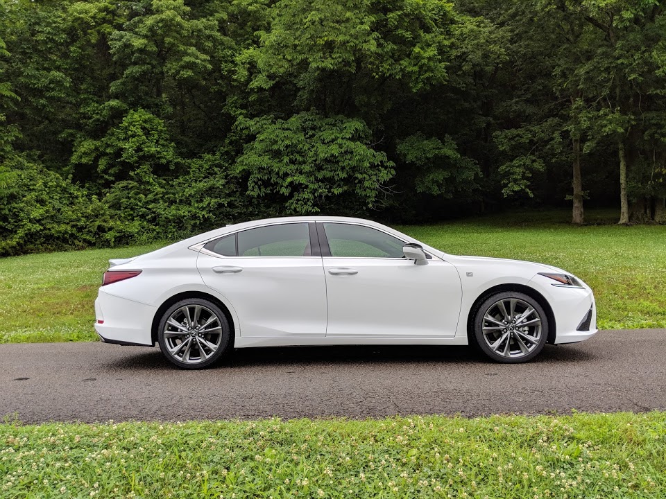 Lexus ES 2019