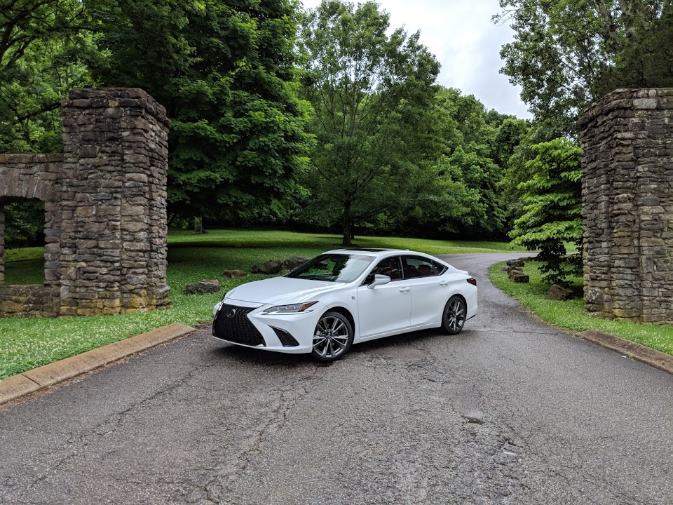 Lexus ES 2019