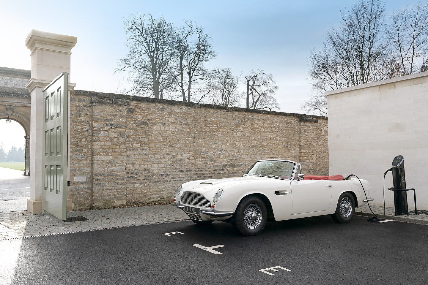1970 Aston Martin DB6 MkII Volante EV | Photo: Aston Martin