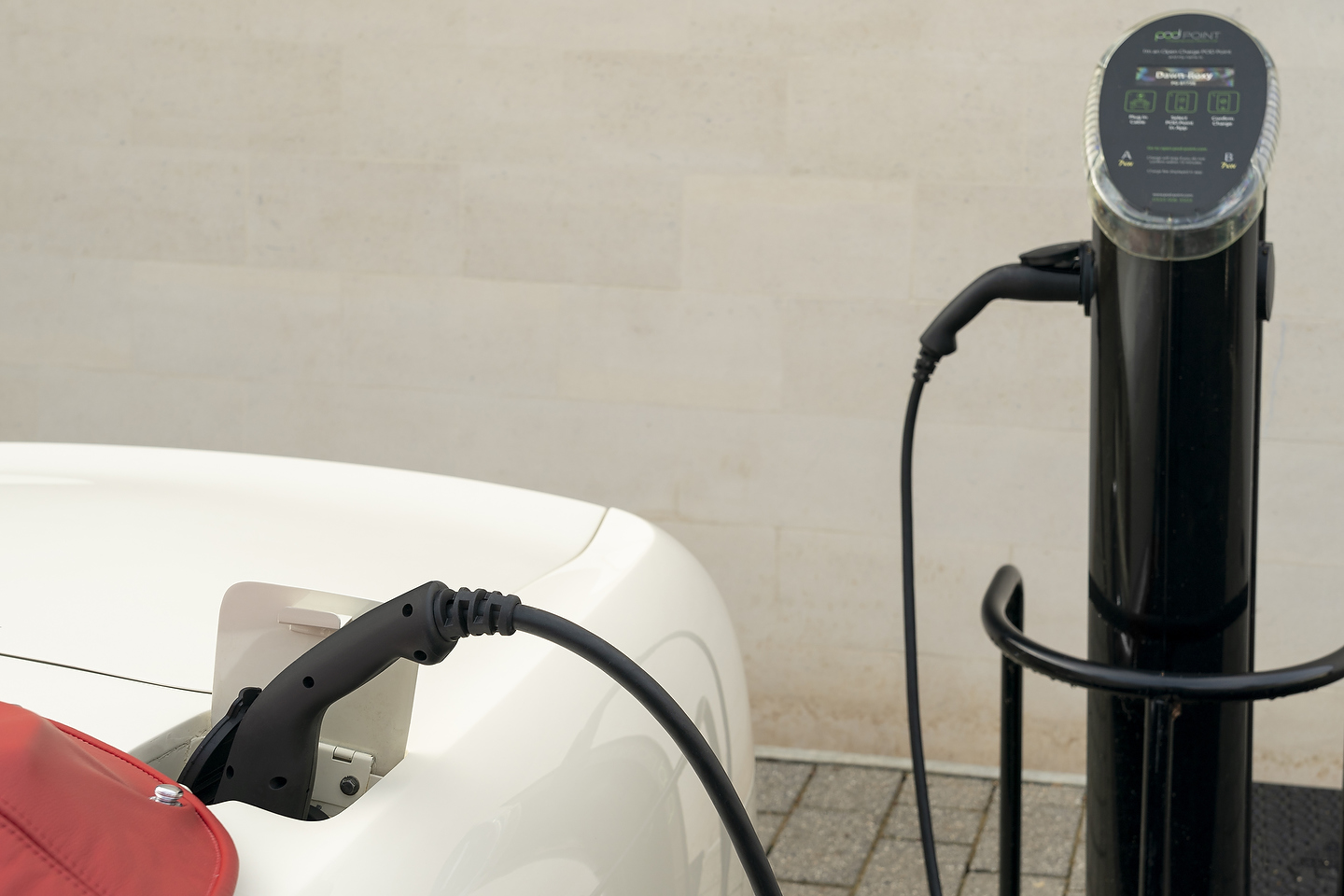 1970 Aston Martin DB6 MkII Volante EV | Photo: Aston Martin