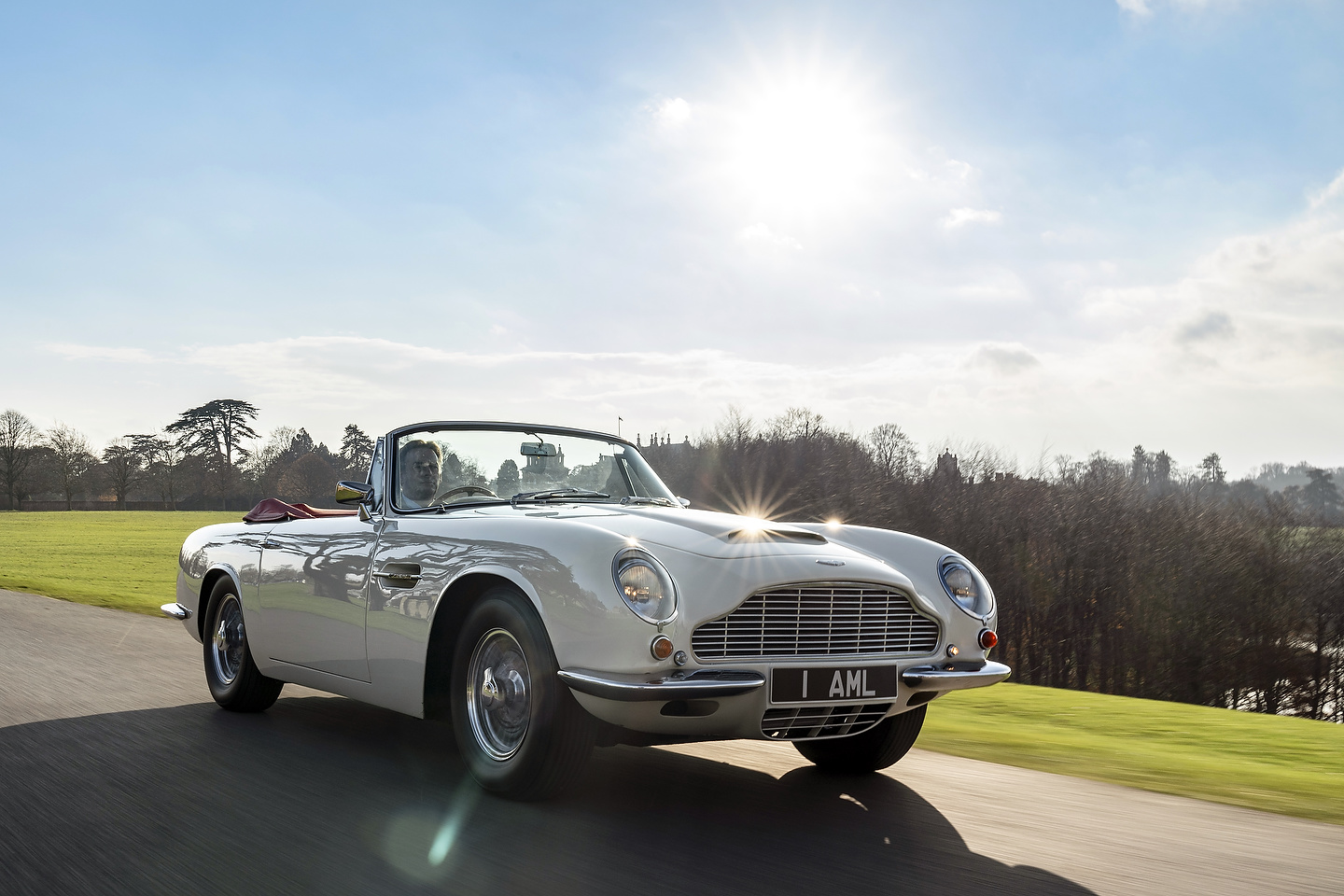 1970 Aston Martin DB6 MkII Volante EV | Photo: Aston Martin