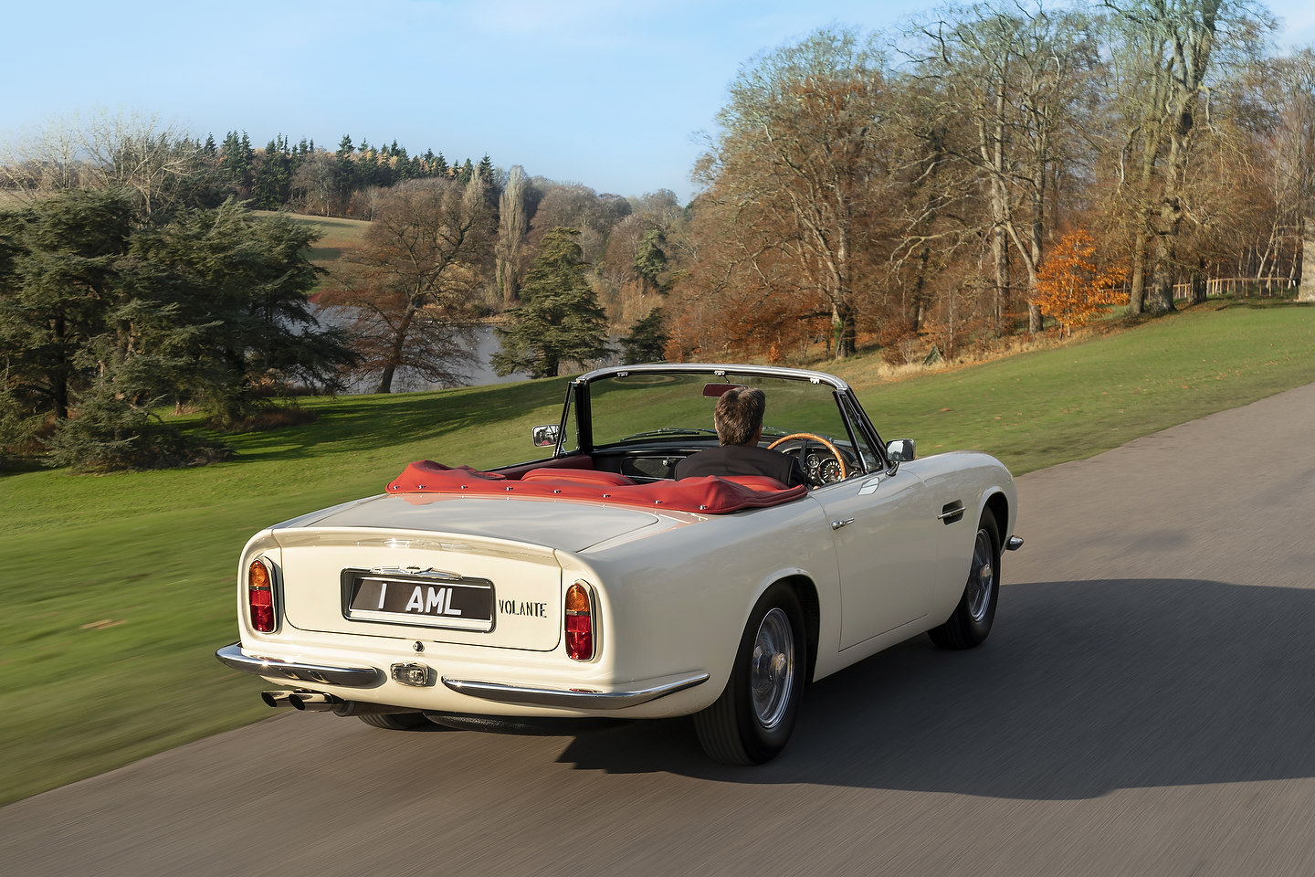 1970 Aston Martin DB6 MkII Volante EV | Photo: Aston Martin