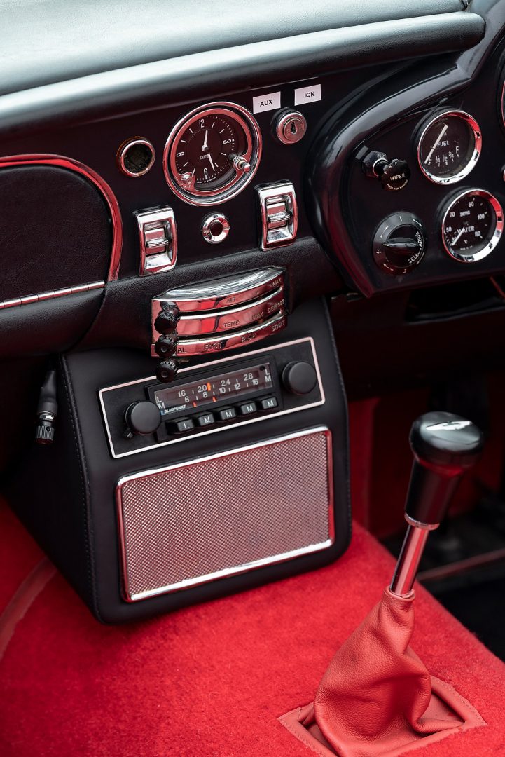 1970 Aston Martin DB6 MkII Volante EV | Photo: Aston Martin