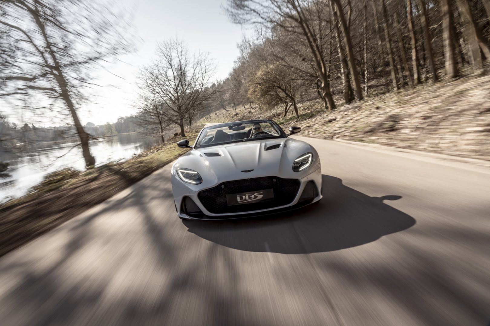 aston-martin-dbs-superleggera-volante-5