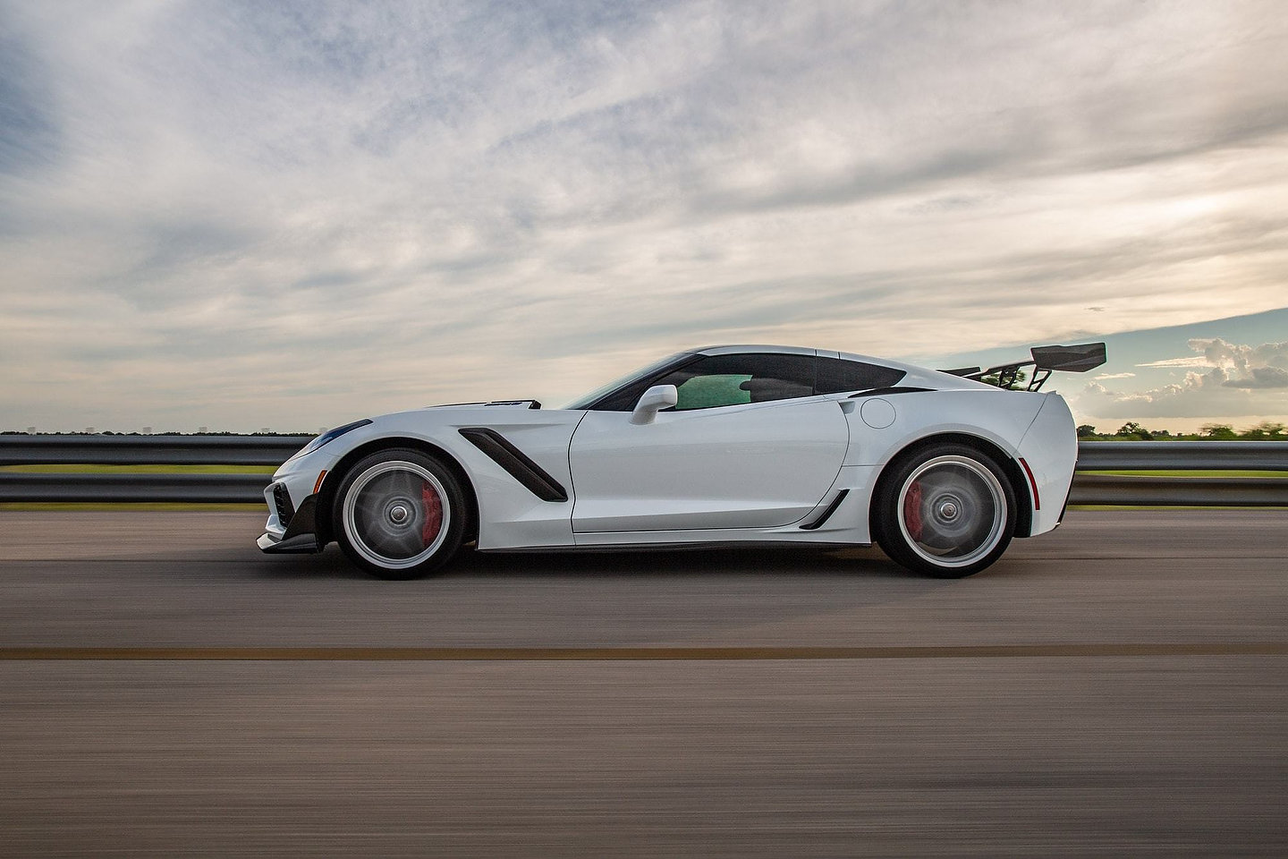 hennessey-corvette-zr1-2