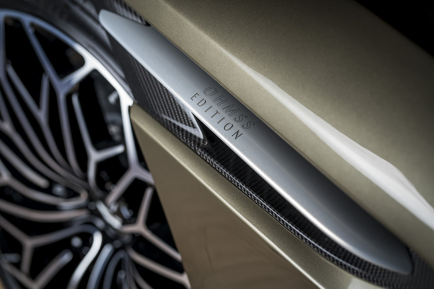 Aston Martin DBSÊSuperleggera 'On Her MajestyÕs Secret Service' special edition