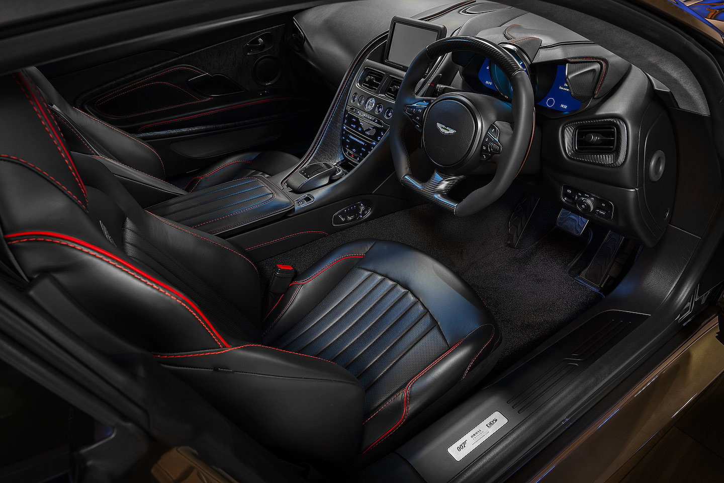 Aston Martin DBSÊSuperleggera 'On Her MajestyÕs Secret Service' special edition