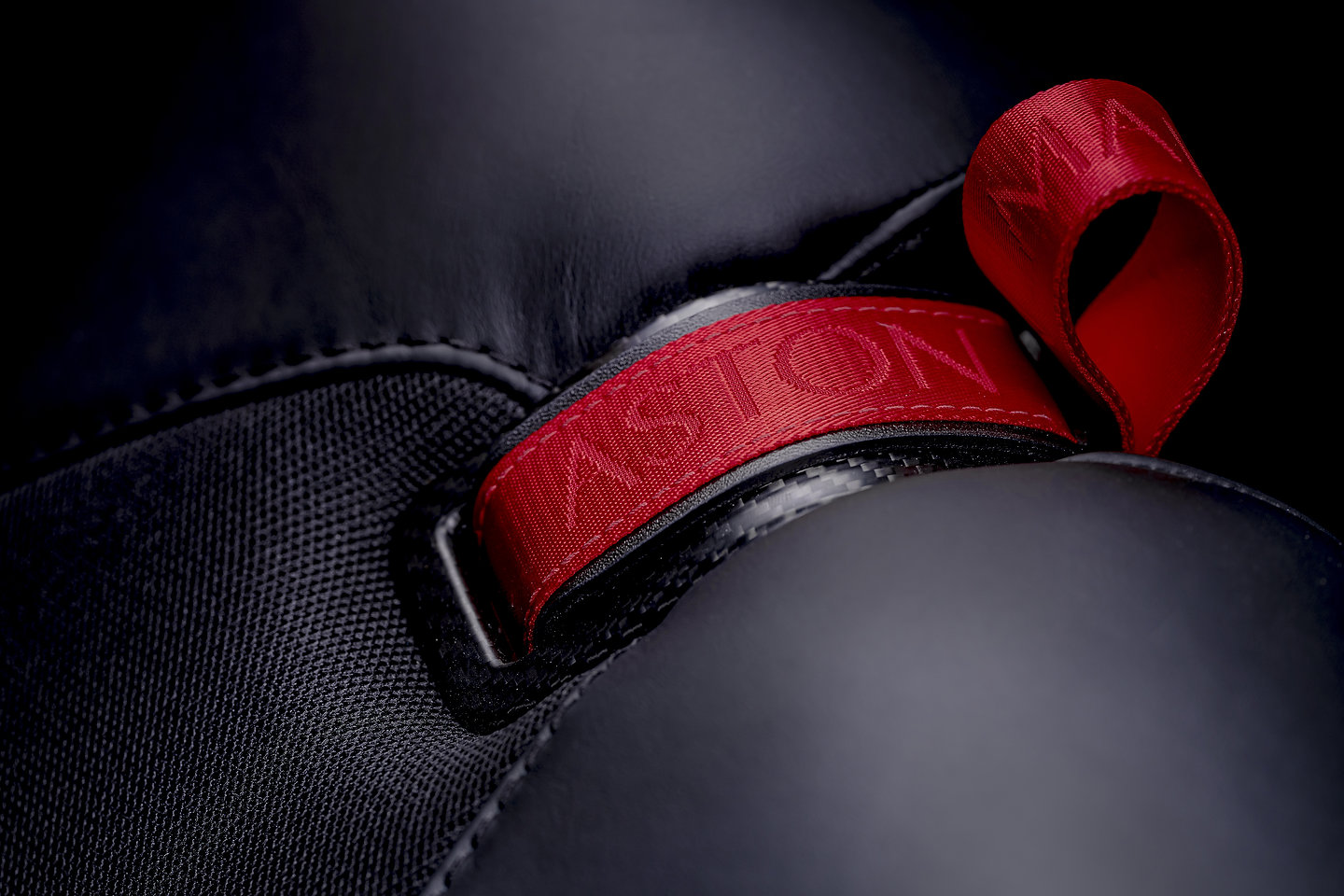 Aston Martin V12 Speedster