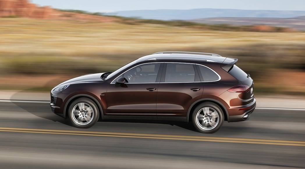 4-Porsche-Cayenne_2015_1280x960_wallpaper_05