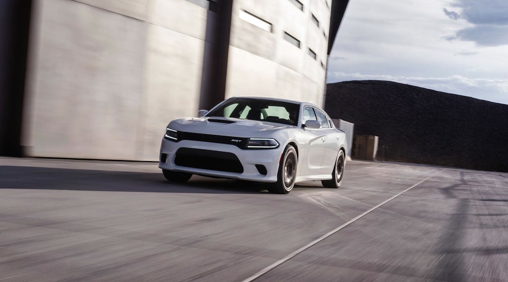 2-Dodge_Charger_SRT_Hellcat_2015
