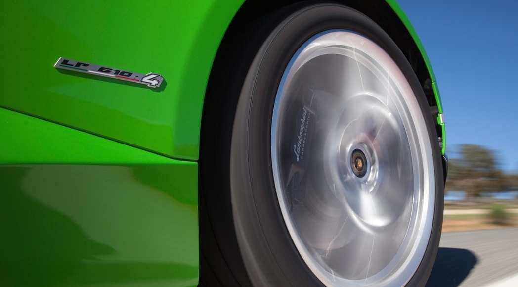 5-Lamborghini-Huracan_LP610-4_2015_1280x960_wallpaper_3f