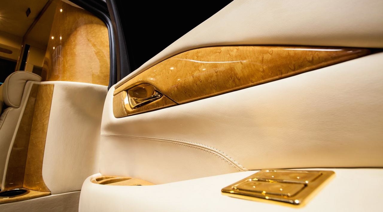 14-2015-Lexani-Motorcars-Cadillac-Escalade-esv-concept-one