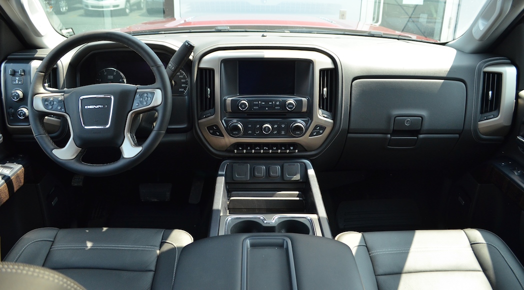 30-2015-GMC-Sierra-2500HD-Denali