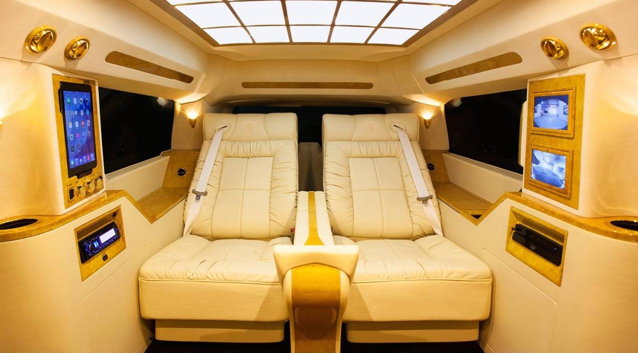 5-2015-Lexani-Motorcars-Cadillac-Escalade-esv-concept-one