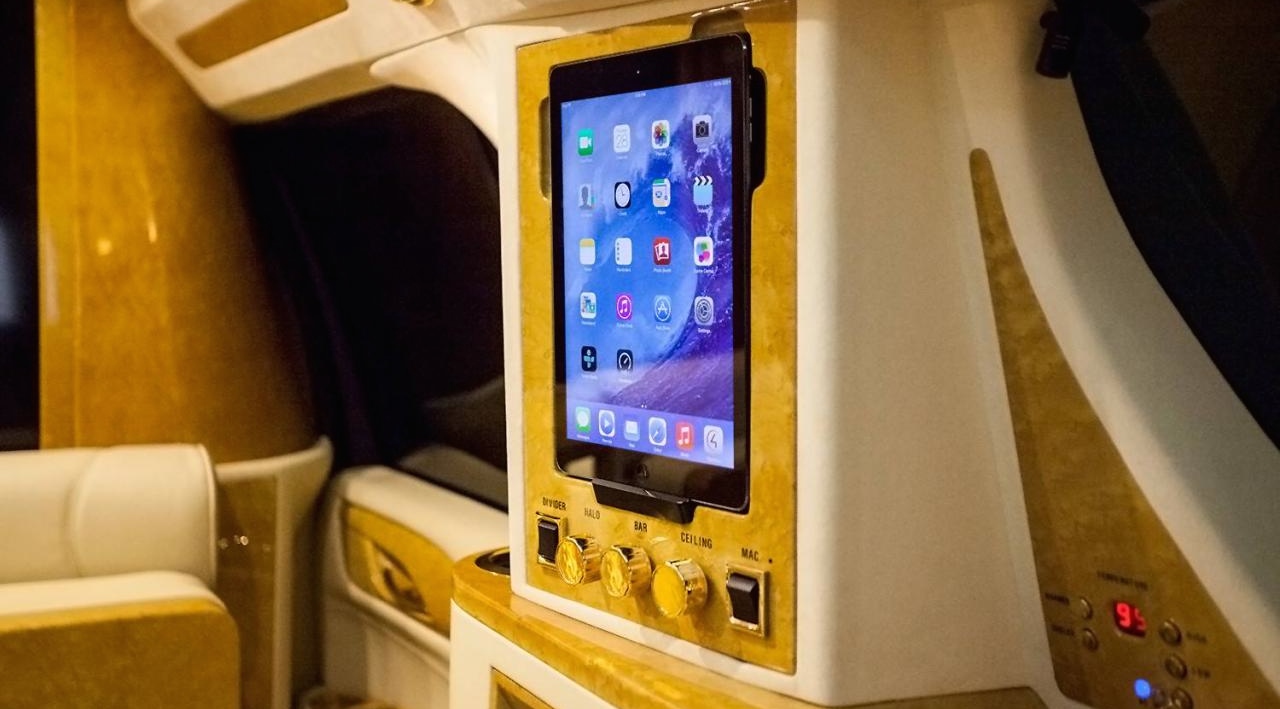 9-2015-Lexani-Motorcars-Cadillac-Escalade-esv-concept-one