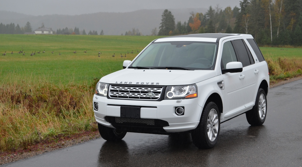 1-2014-Land Rover-LR2-HSE-Lux