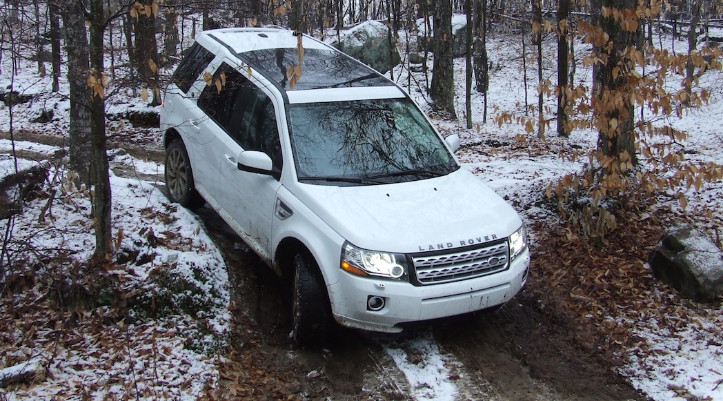 10-2014-Land Rover-LR2-HSE-Lux