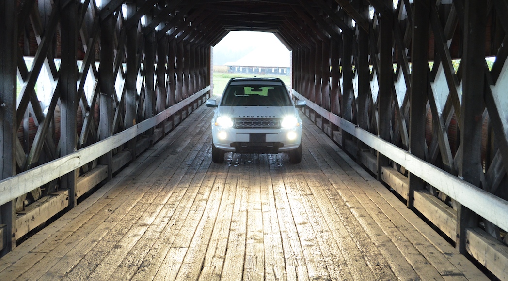 11-2014-Land Rover-LR2-HSE-Lux