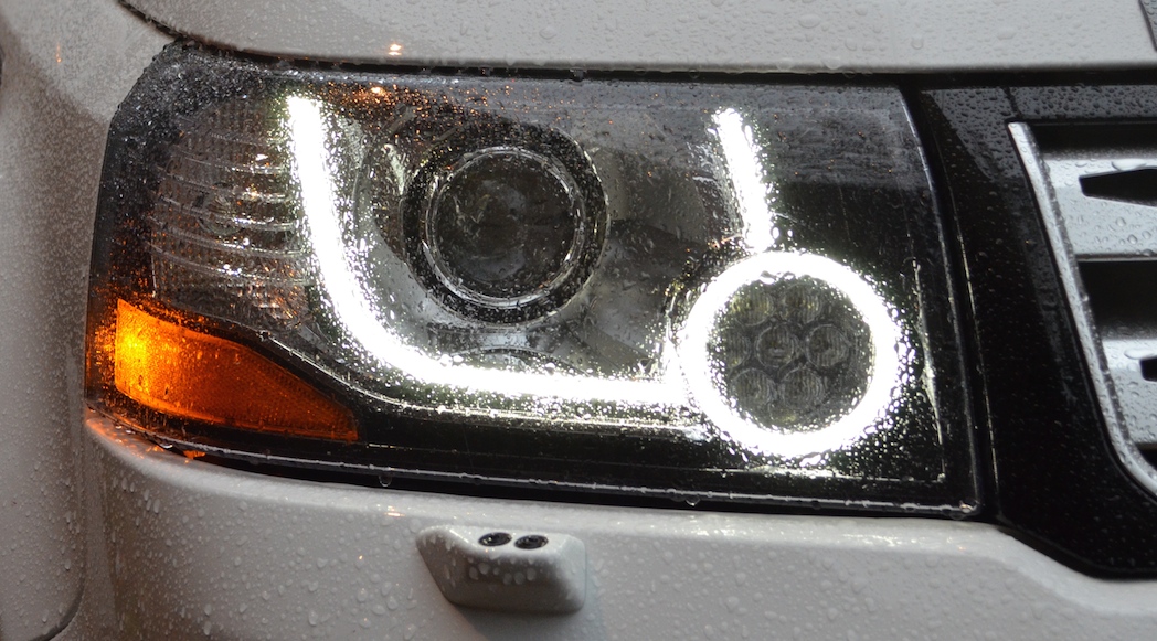 12-2014-Land Rover-LR2-HSE-Lux