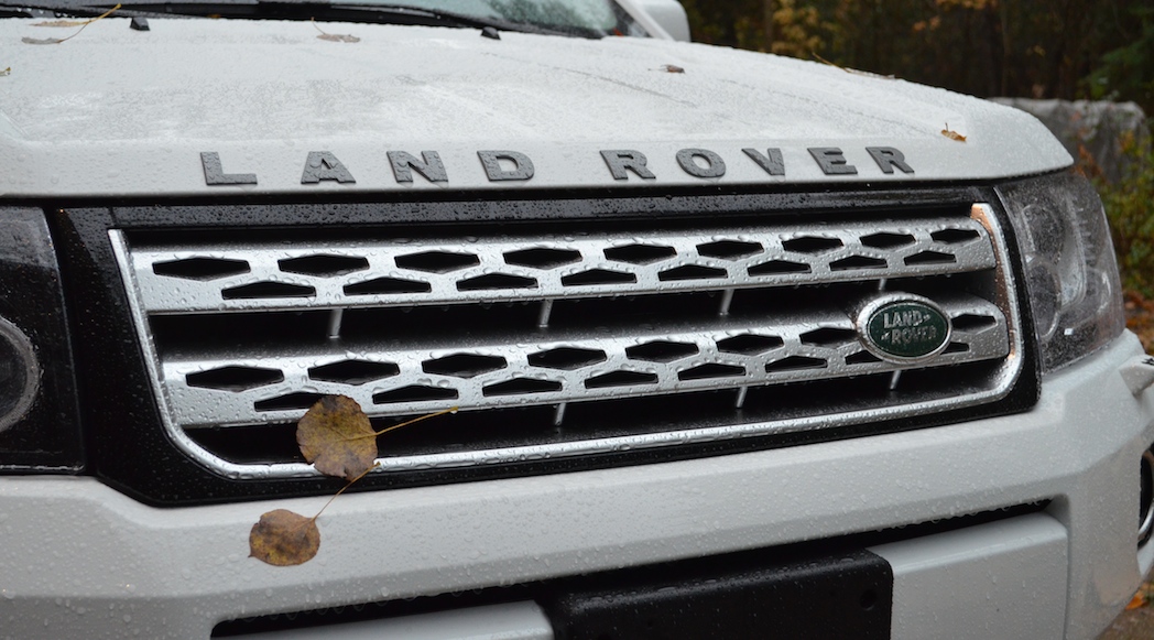 13-2014-Land Rover-LR2-HSE-Lux