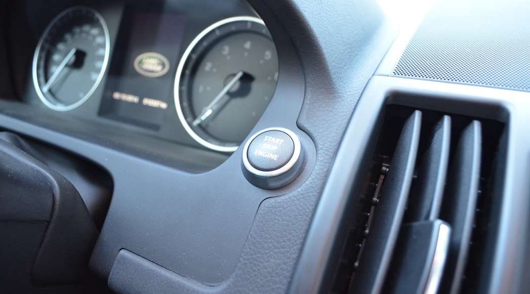 32-2014-Land Rover-LR2-HSE-Lux