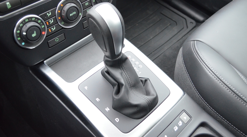 35-2014-Land Rover-LR2-HSE-Lux