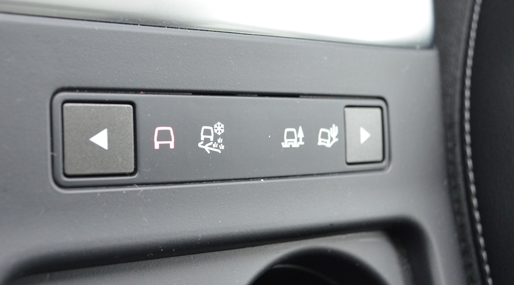 36-2014-Land Rover-LR2-HSE-Lux