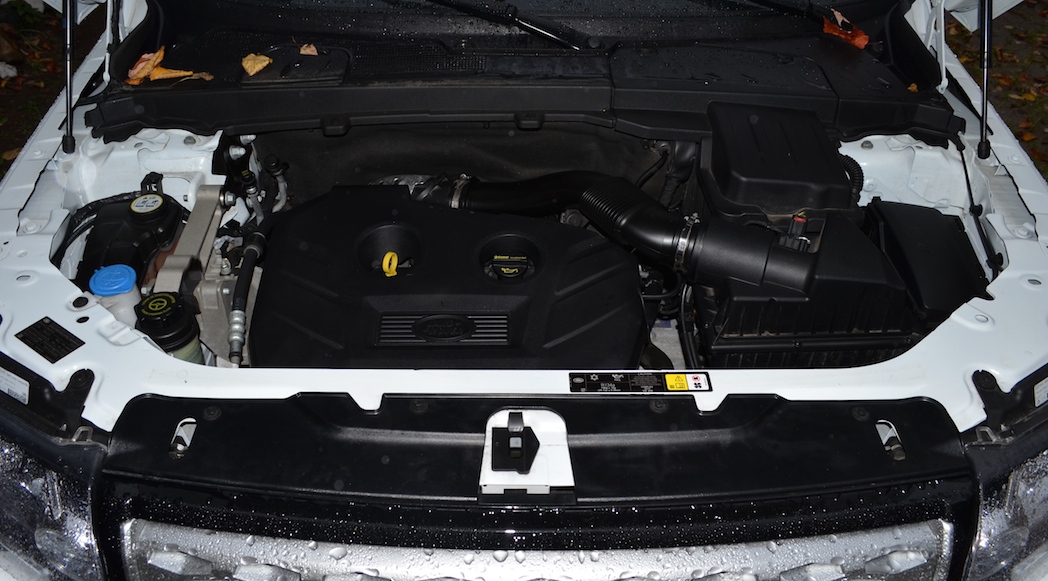 37-2014-Land Rover-LR2-HSE-Lux