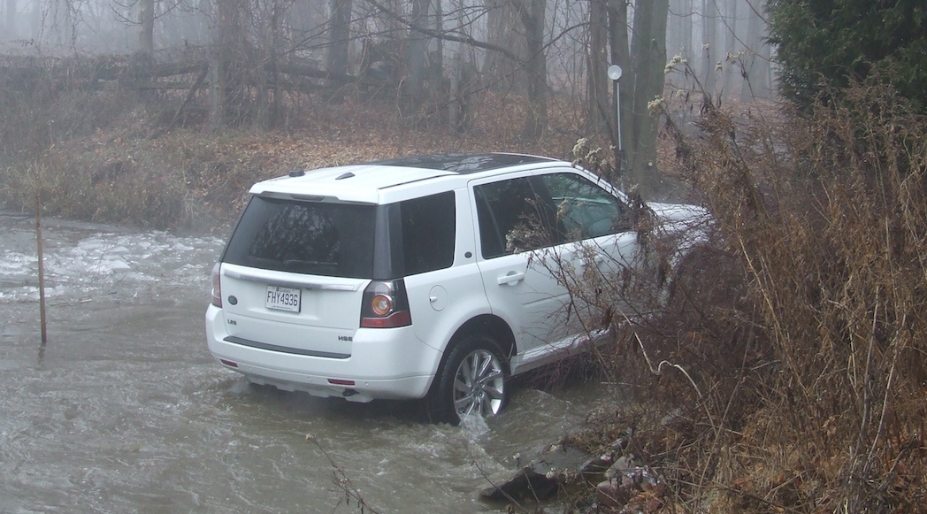 9-2014-Land Rover-LR2-HSE-Lux