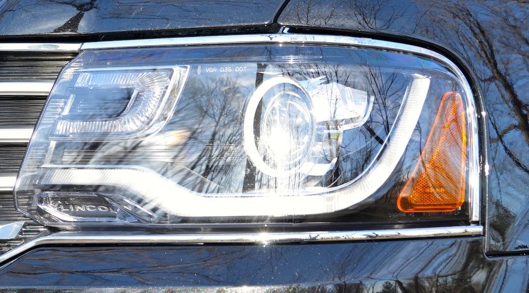 10-2015-Lincoln-Navigator