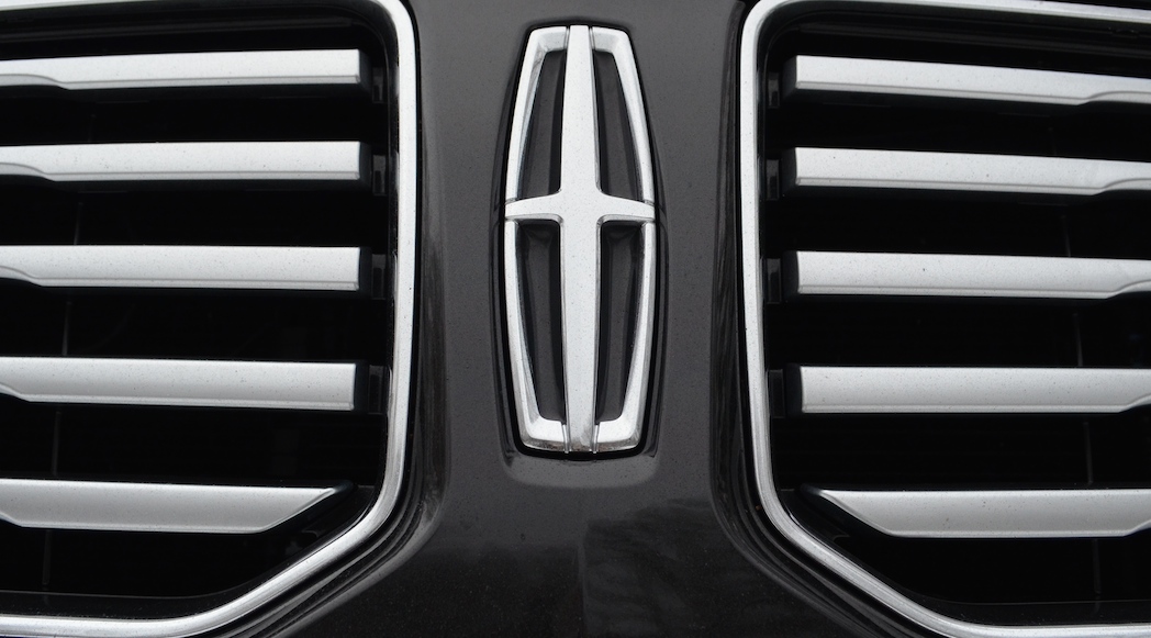 12-2015-Lincoln-Navigator