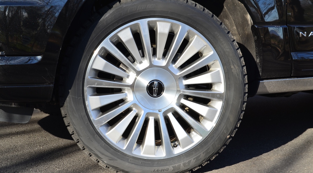 17-2015-Lincoln-Navigator