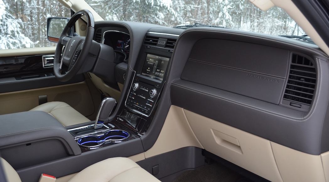 28-2015-Lincoln-Navigator