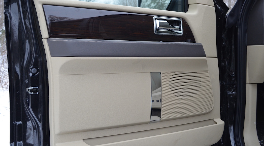 40-2015-Lincoln-Navigator