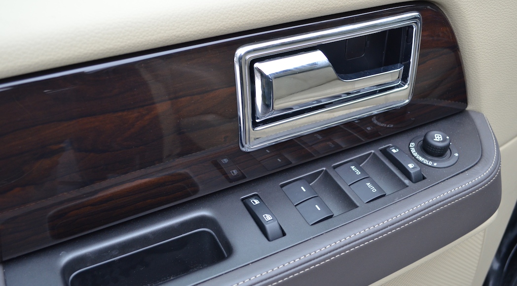 41-2015-Lincoln-Navigator