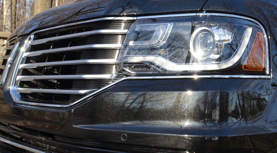 9-2015-Lincoln-Navigator